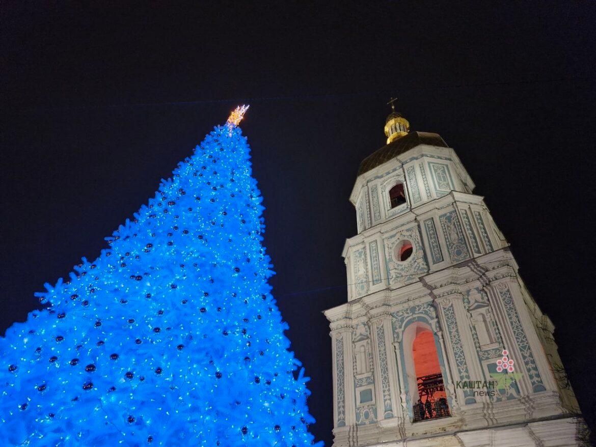 The main Christmas tree of the country was lit up in Sofia Square (PHOTOS).