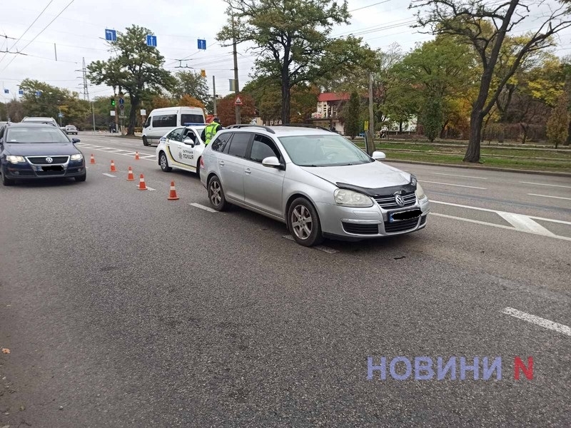 Три автомобиля столкнулись возле зоопарка в Николаеве – образовалась большая пробка