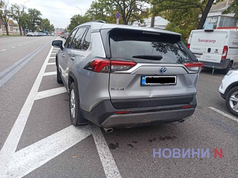 Три автомобиля столкнулись возле зоопарка в Николаеве – образовалась большая пробка