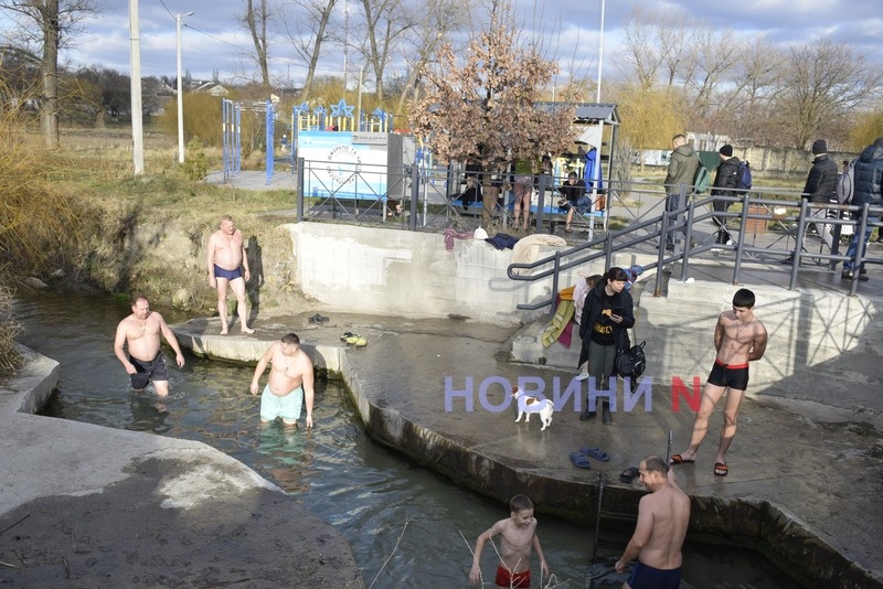 Традиционные крещенские купания в Николаеве: фото и видео